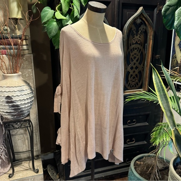 Umgee Blush Open Tie Bell Sleeve light weight oversized sweater - Picture 4 of 16